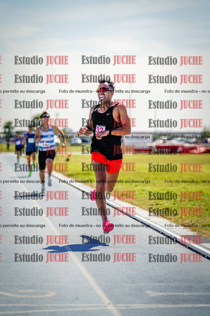 Fotos de los 800 m llanos de varones