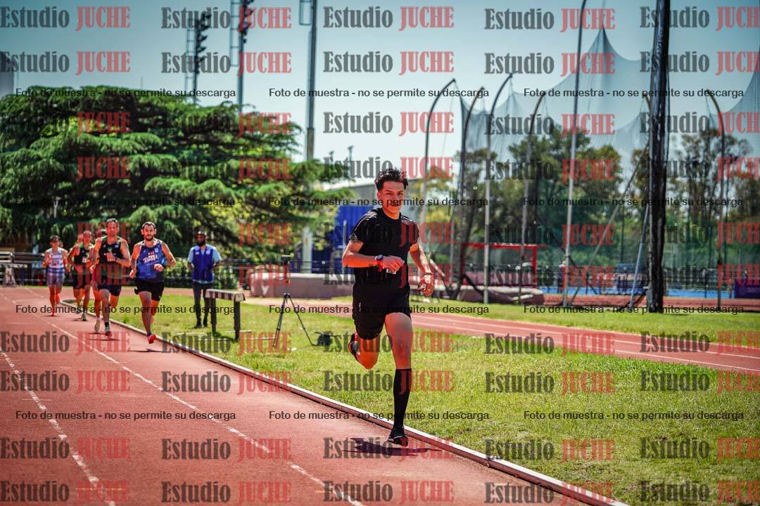 Fotos de los 800 m llanos de varones
