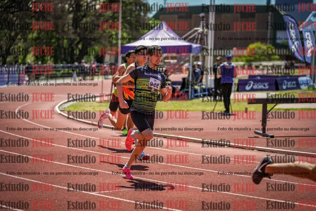 Fotos de los 800 m llanos de varones