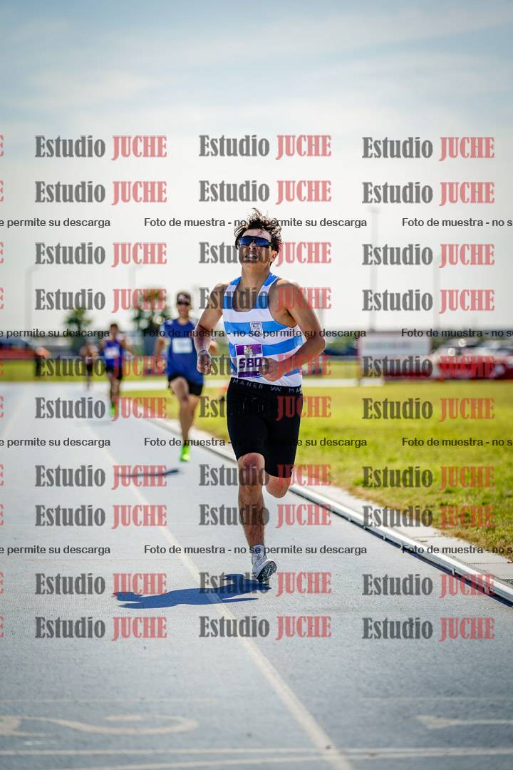 Fotos de los 800 m llanos de varones