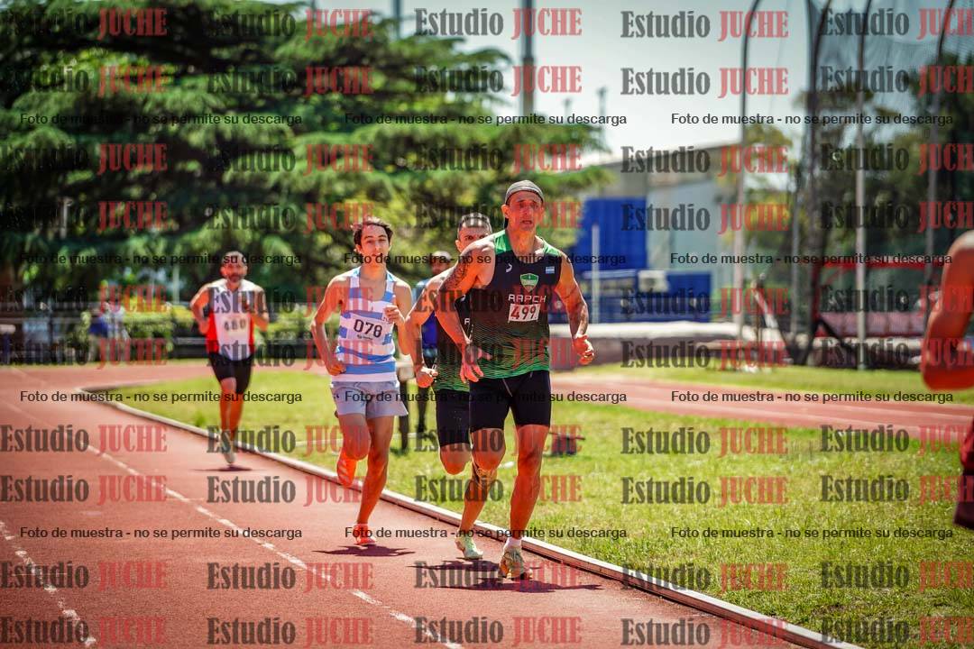 Fotos de los 800 m llanos de varones
