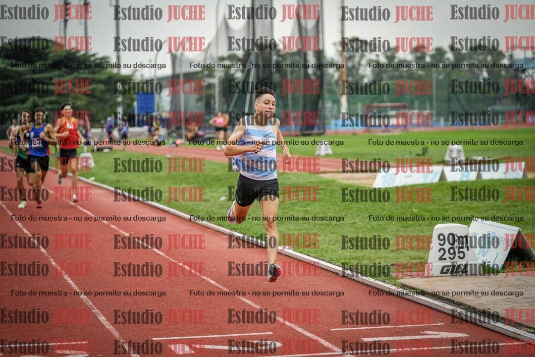 Fotos de los 800 m llanos de varones