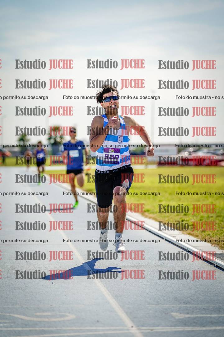 Fotos de los 800 m llanos de varones