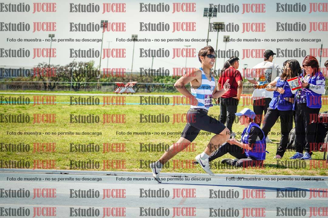 Fotos de los 800 m llanos de varones