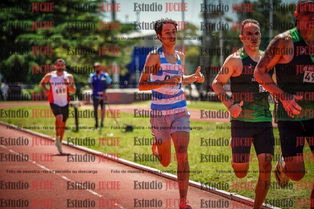 Fotos de los 800 m llanos de varones
