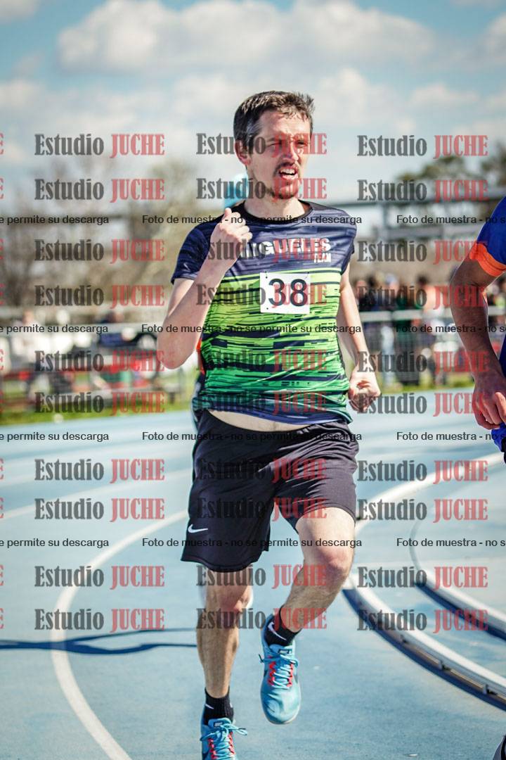 Fotos de los 800 m llanos de varones