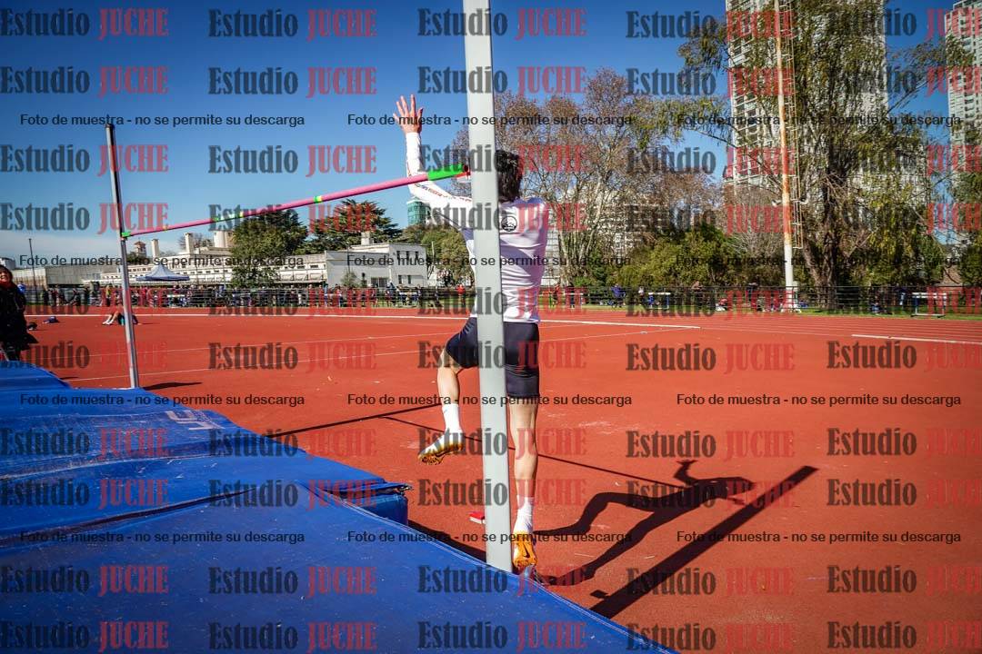 Fotos del salto en alto - todos los grupos