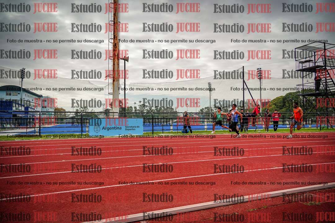 Fotos de los 200 m llanos de varones
