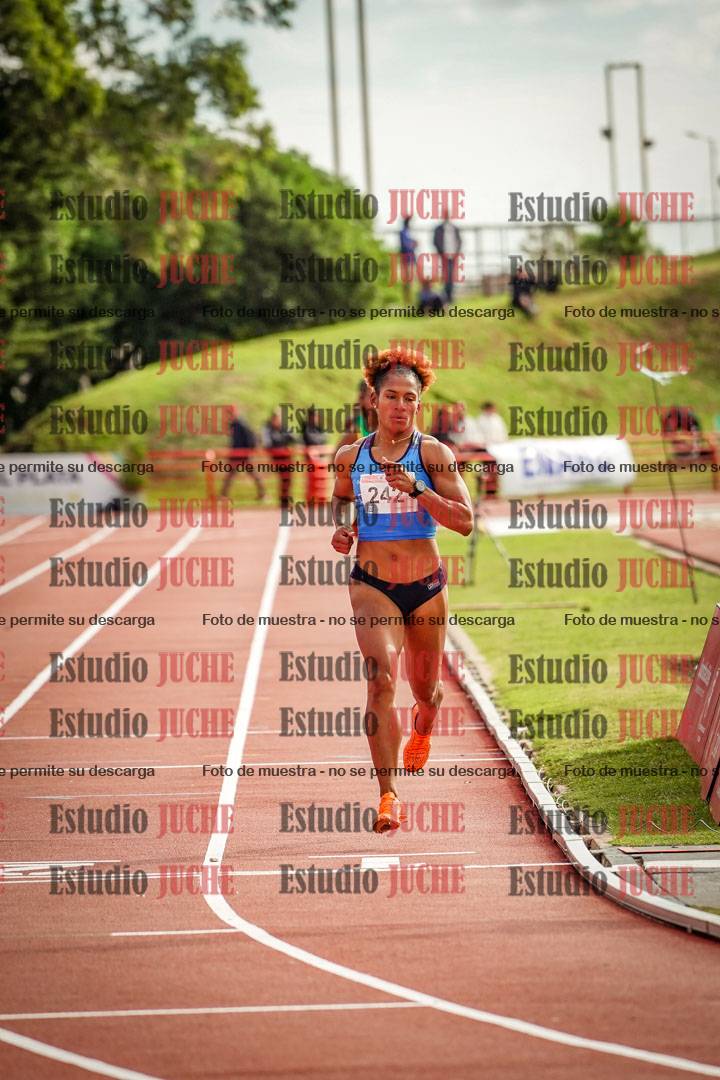 Fotos de los 800 m llanos de mujeres - hepta 7