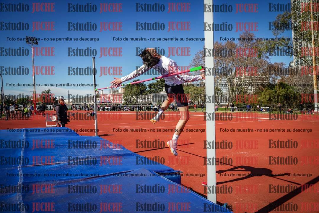 Fotos del salto en alto - todos los grupos