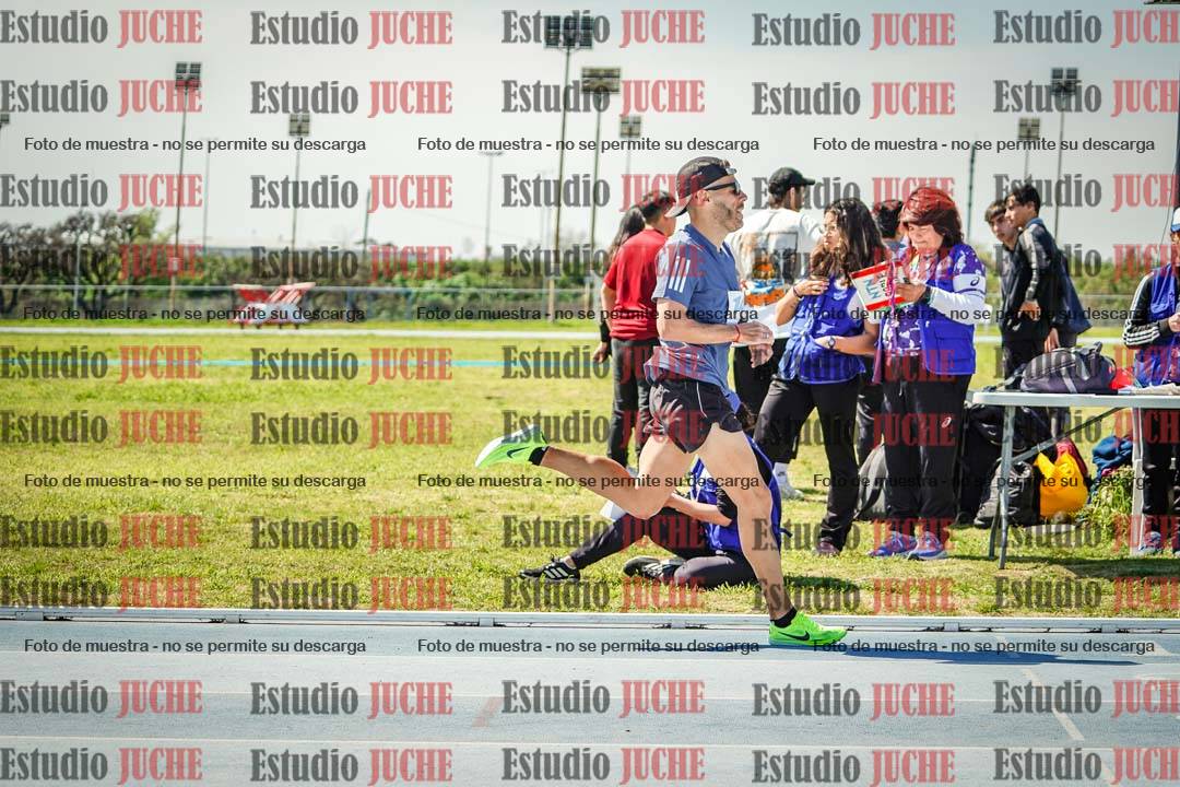Fotos de los 800 m llanos de varones
