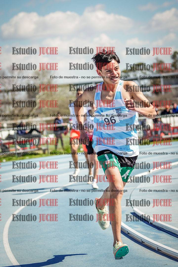Fotos de los 800 m llanos de varones