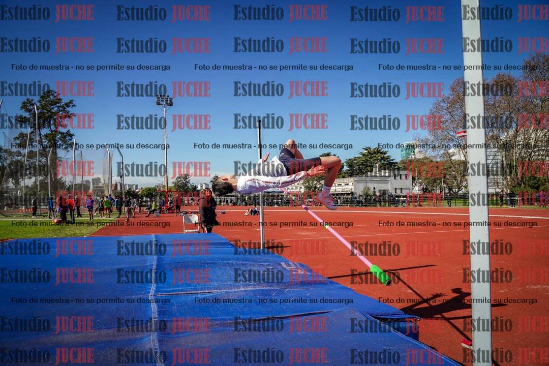 Fotos del salto en alto - todos los grupos