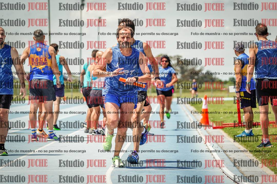 Fotos durante el transcurso de los relevos 20' para running teams - serie 1