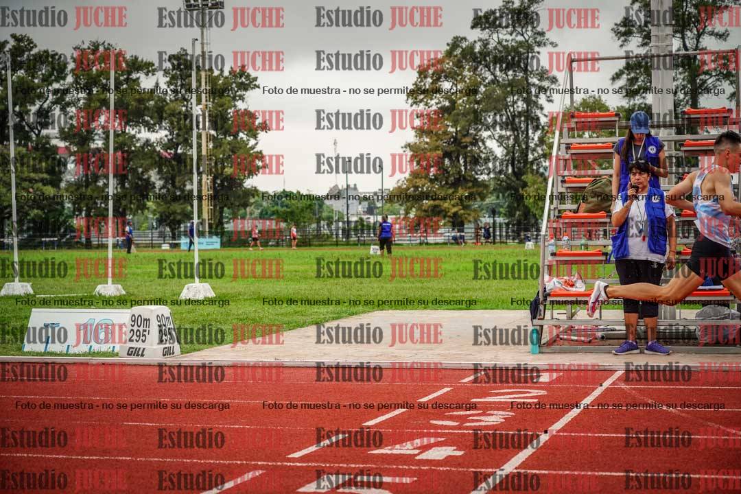 Fotos de los 800 m llanos de varones