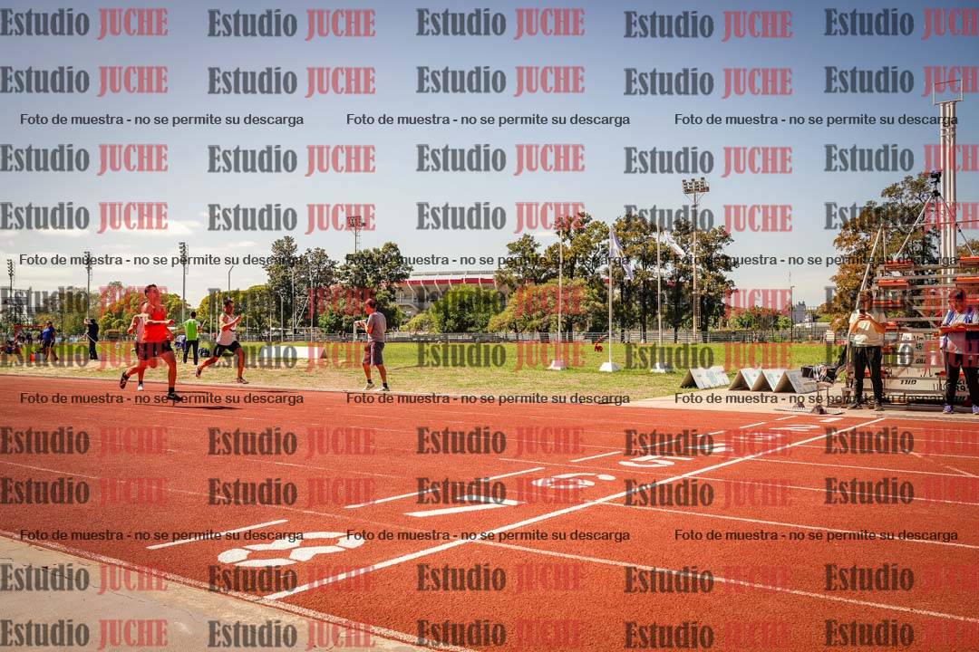 Fotos de los 400 m llanos de varones