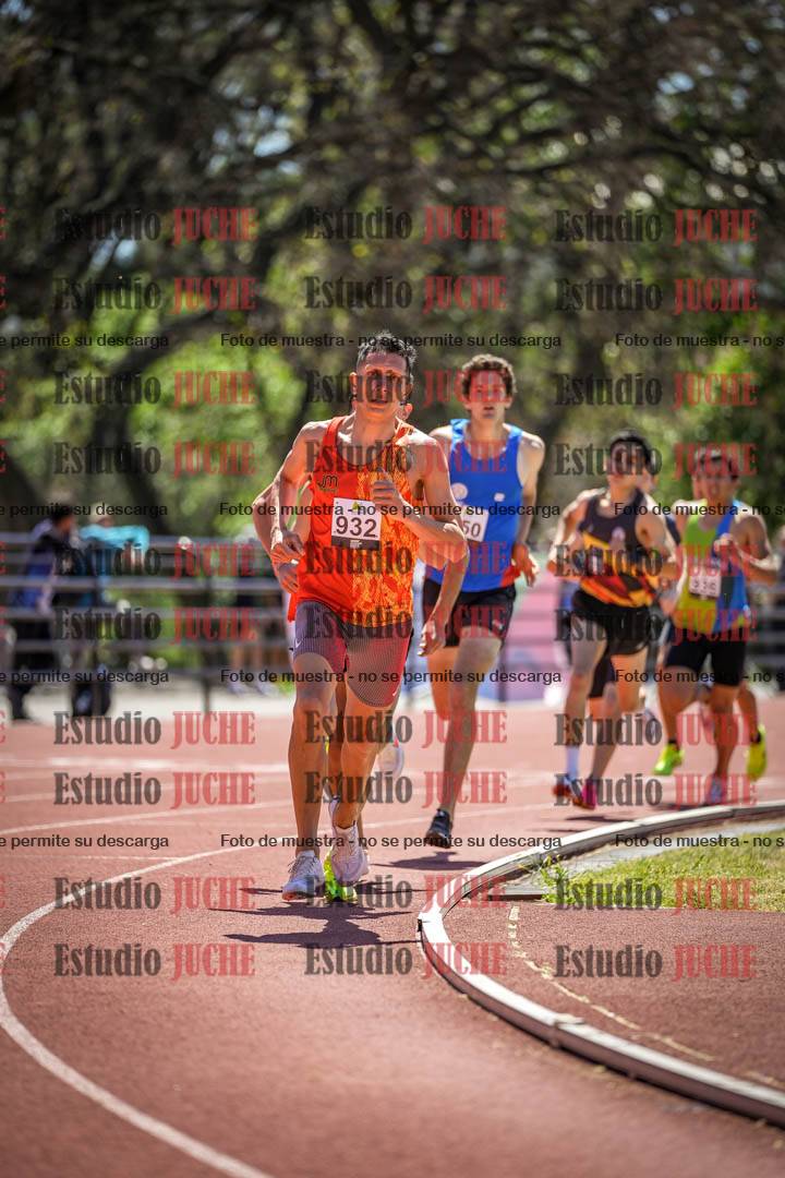 Fotos de los 800 m llanos de varones
