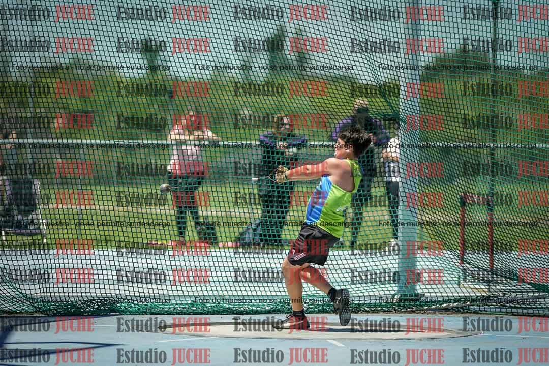 Fotos del lanzamiento del martillo de mujeres y varones - U14