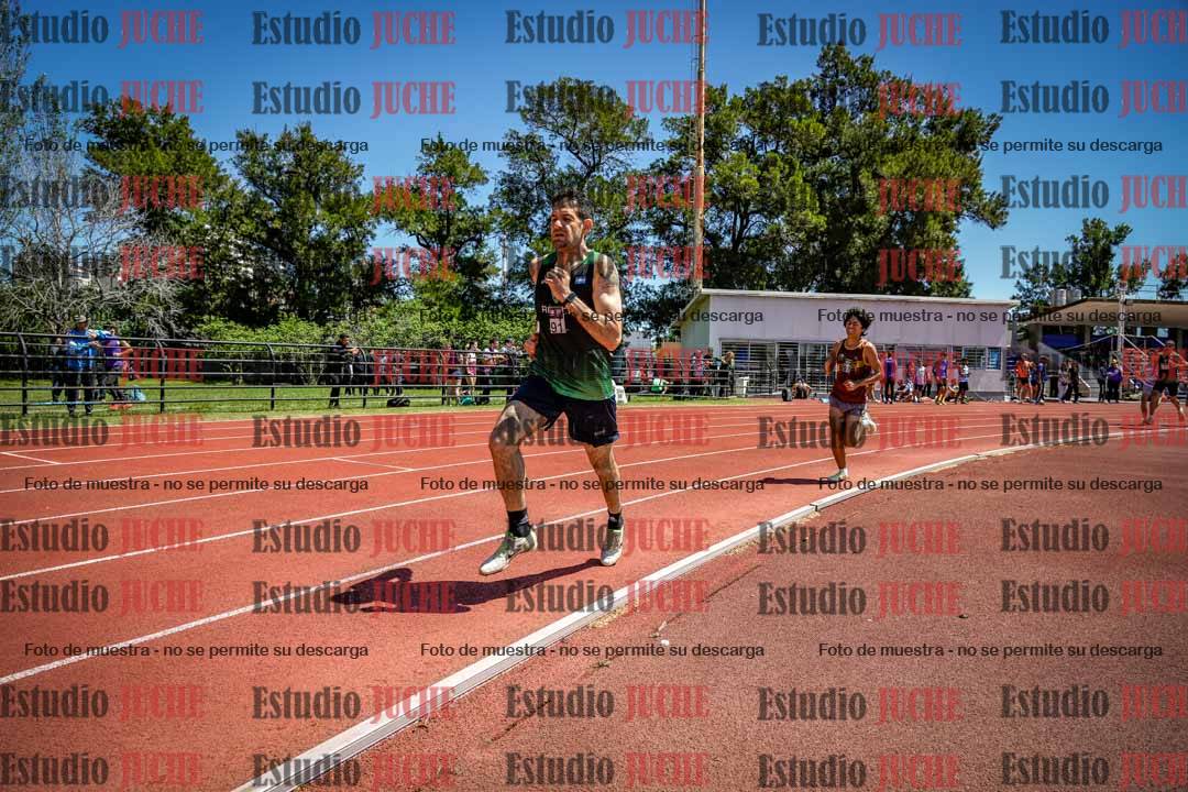 Fotos de los 800 m llanos de varones