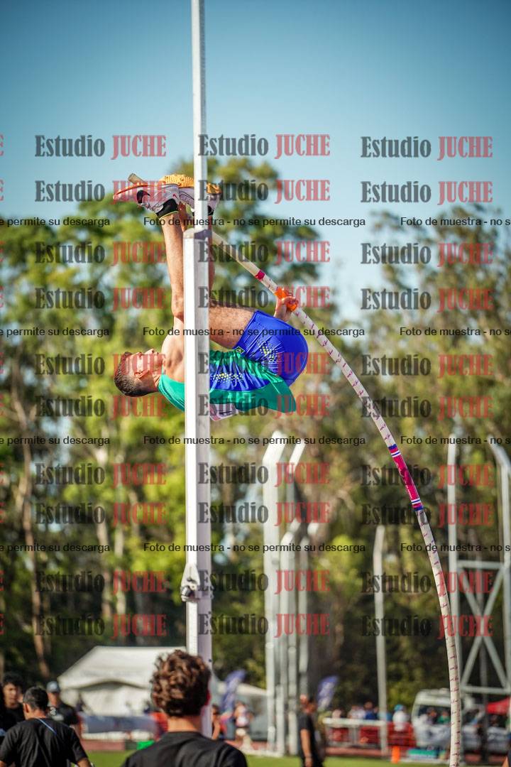 Fotos del salto con garrocha de varones - FINAL