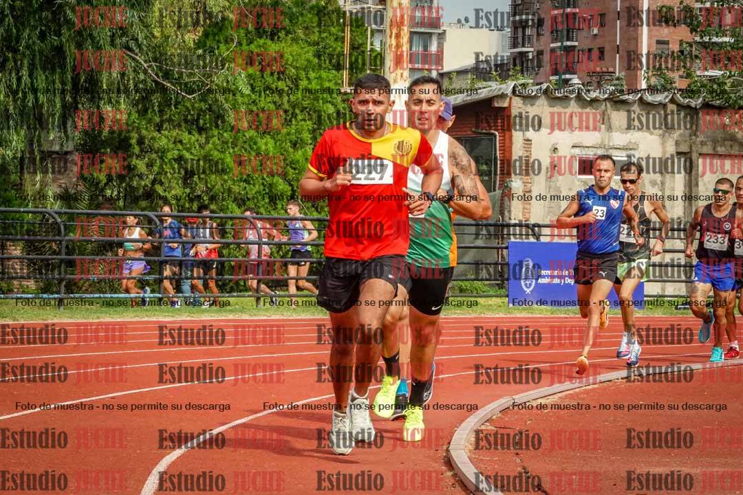 Fotos de los 3000 m llanos de varones