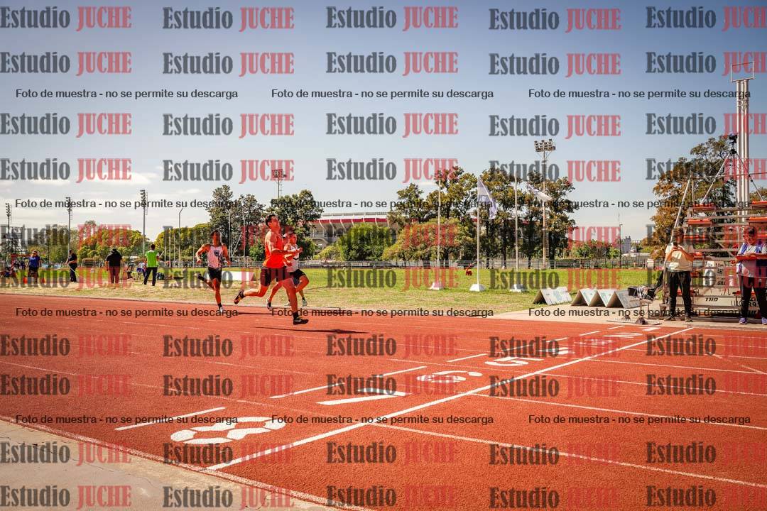 Fotos de los 400 m llanos de varones