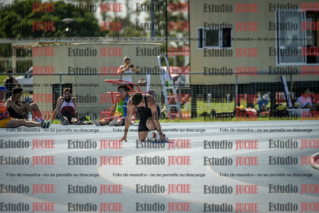 Fotos de los 400 m llanos de varones