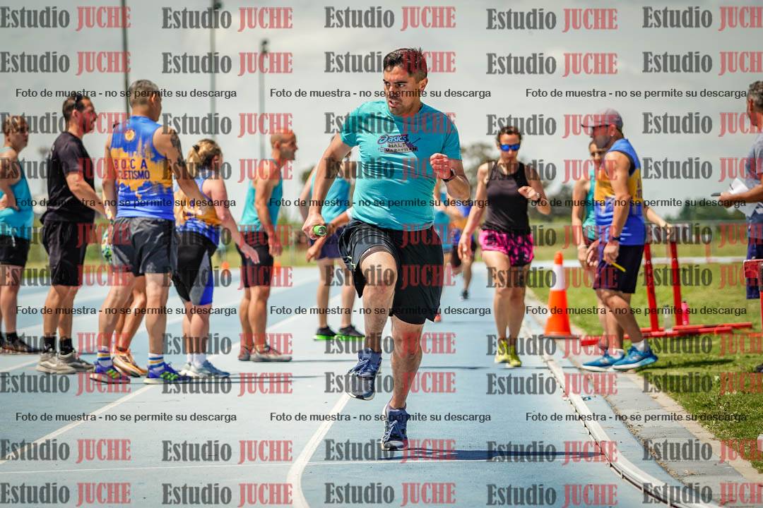 Fotos durante el transcurso de los relevos 20' para running teams - serie 1