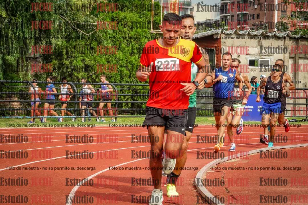Fotos de los 3000 m llanos de varones