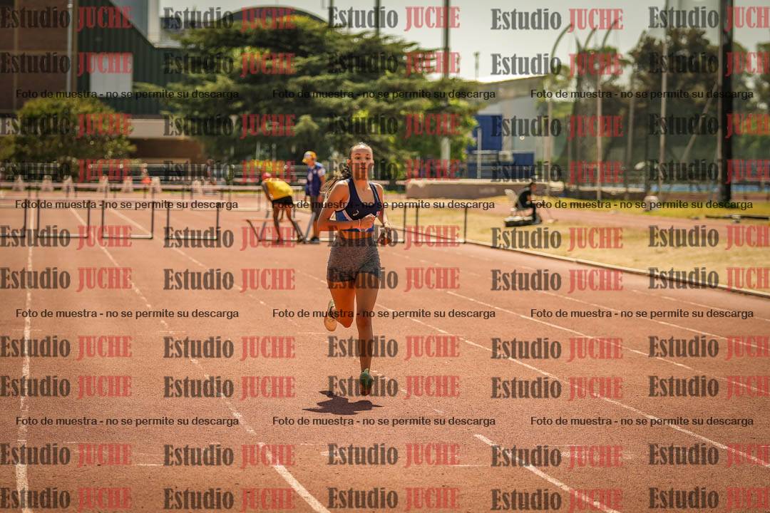 Fotos de los 295 m con vallas de mujeres