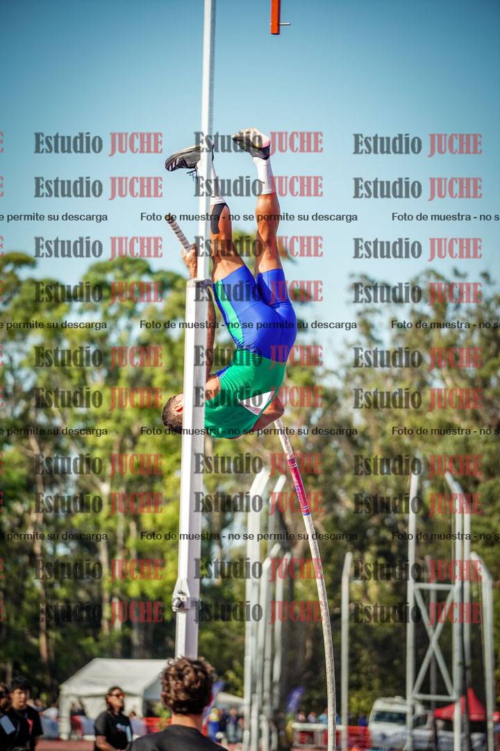 Fotos del salto con garrocha de varones - FINAL