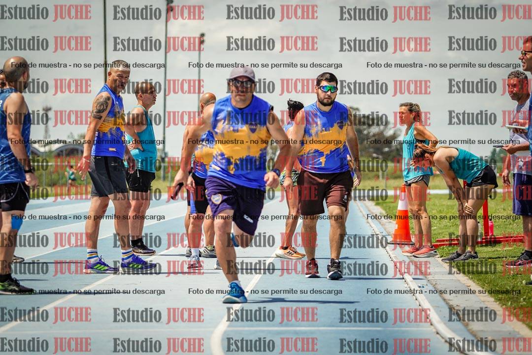 Fotos durante el transcurso de los relevos 20' para running teams - serie 1