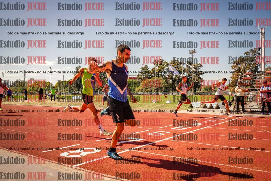Fotos de los 400 m llanos de varones