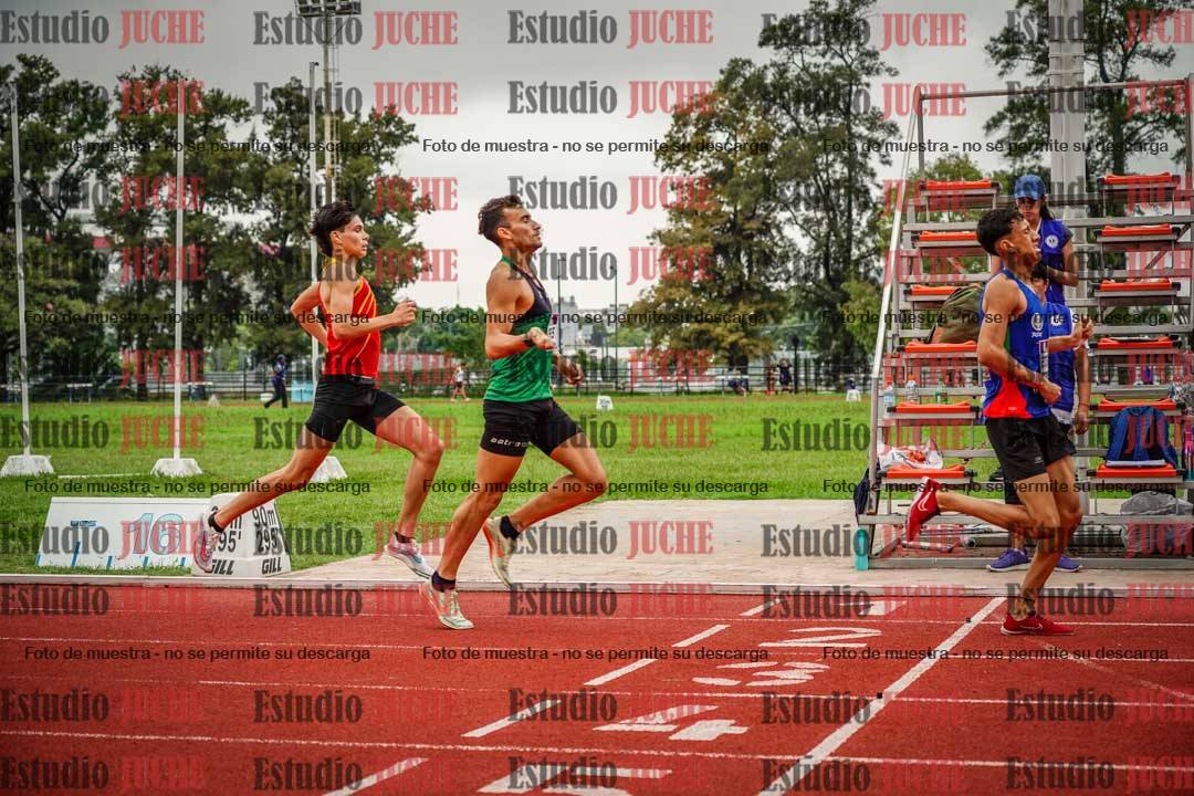 Fotos de los 800 m llanos de varones