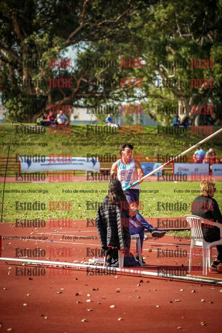 Fotos del salto con garrocha de varones - FINAL