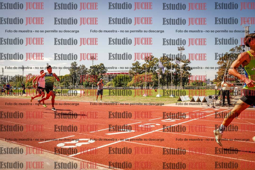 Fotos de los 400 m llanos de varones