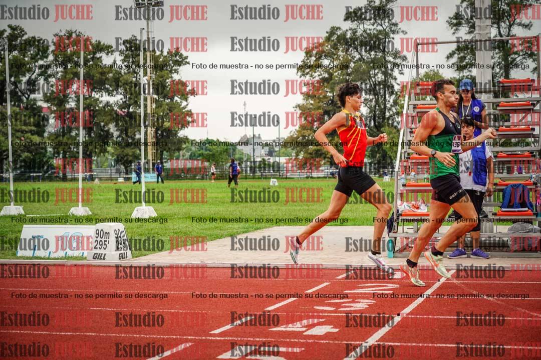 Fotos de los 800 m llanos de varones