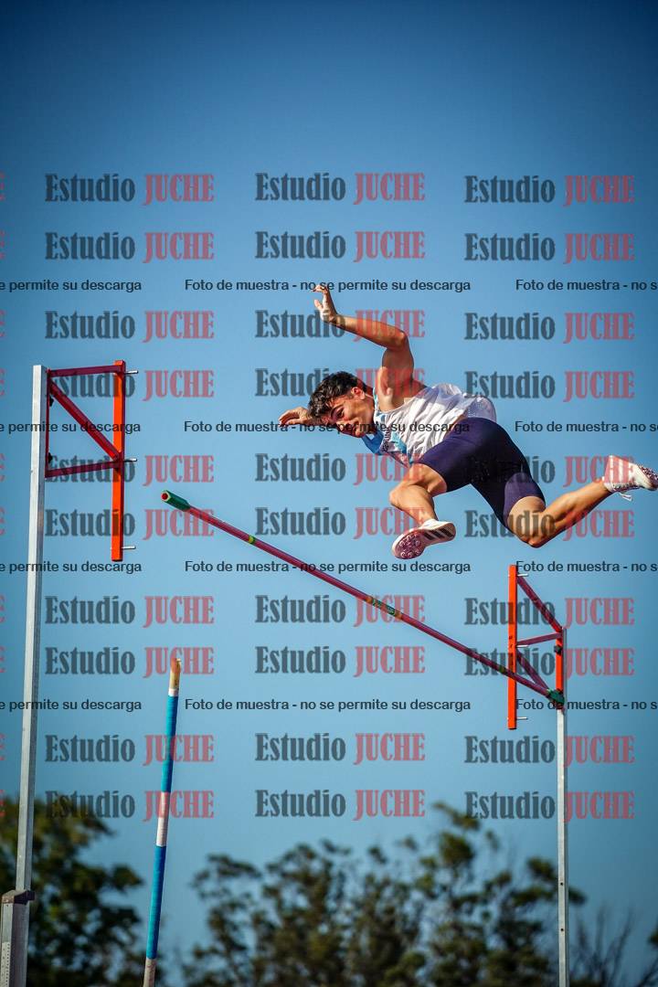 Fotos del salto con garrocha de varones - FINAL