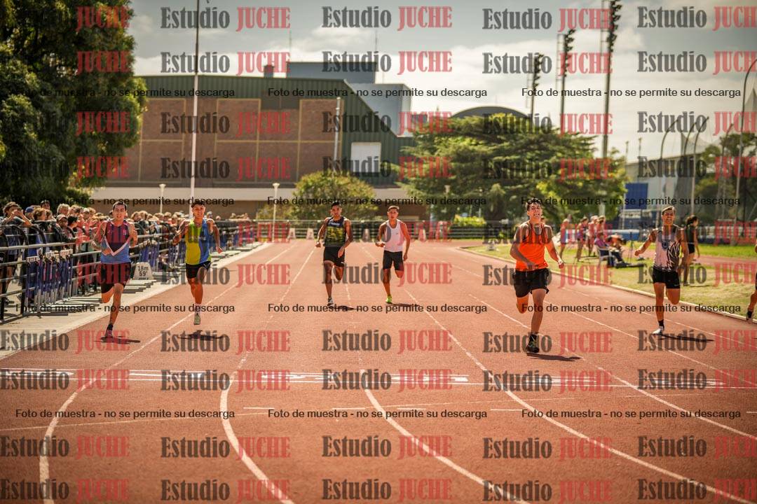 Fotos de los 400 m llanos de varones