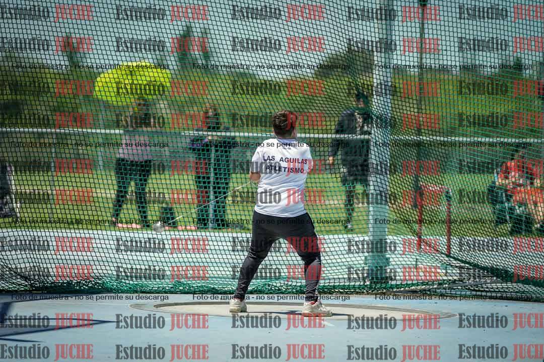 Fotos del lanzamiento del martillo de mujeres y varones - U14
