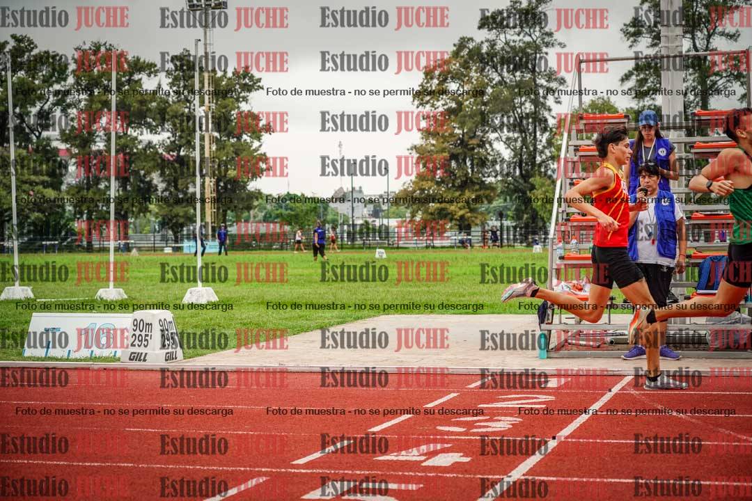 Fotos de los 800 m llanos de varones
