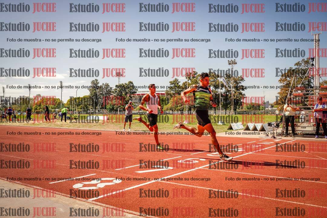 Fotos de los 400 m llanos de varones
