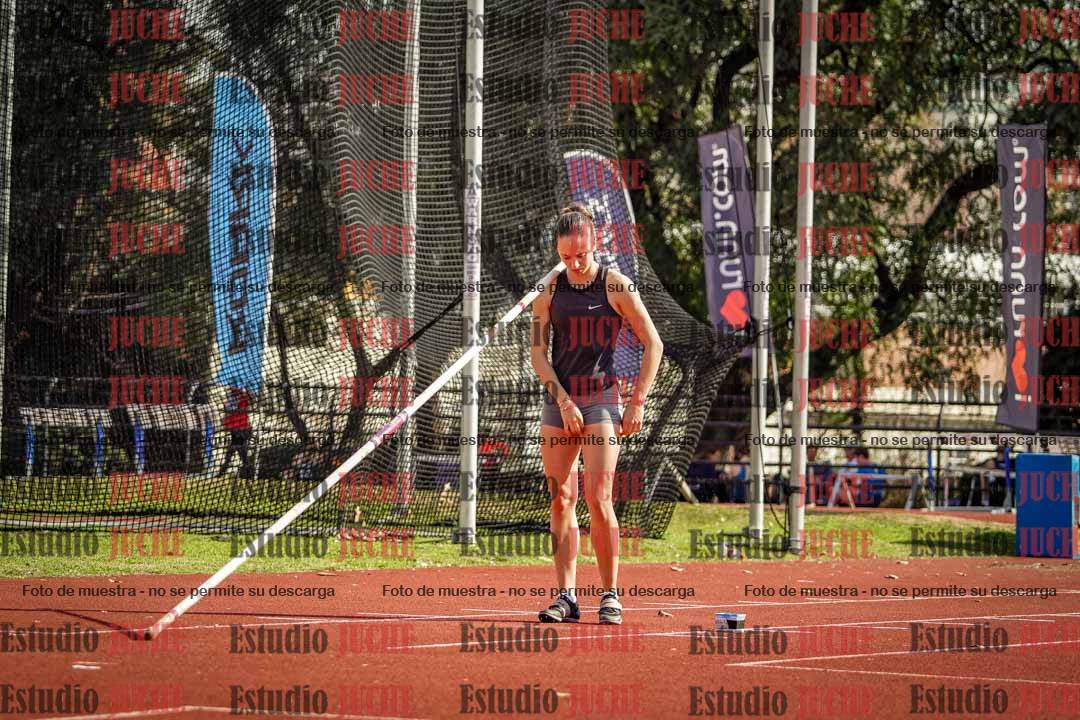 Fotos del salto con garrocha de mujeres