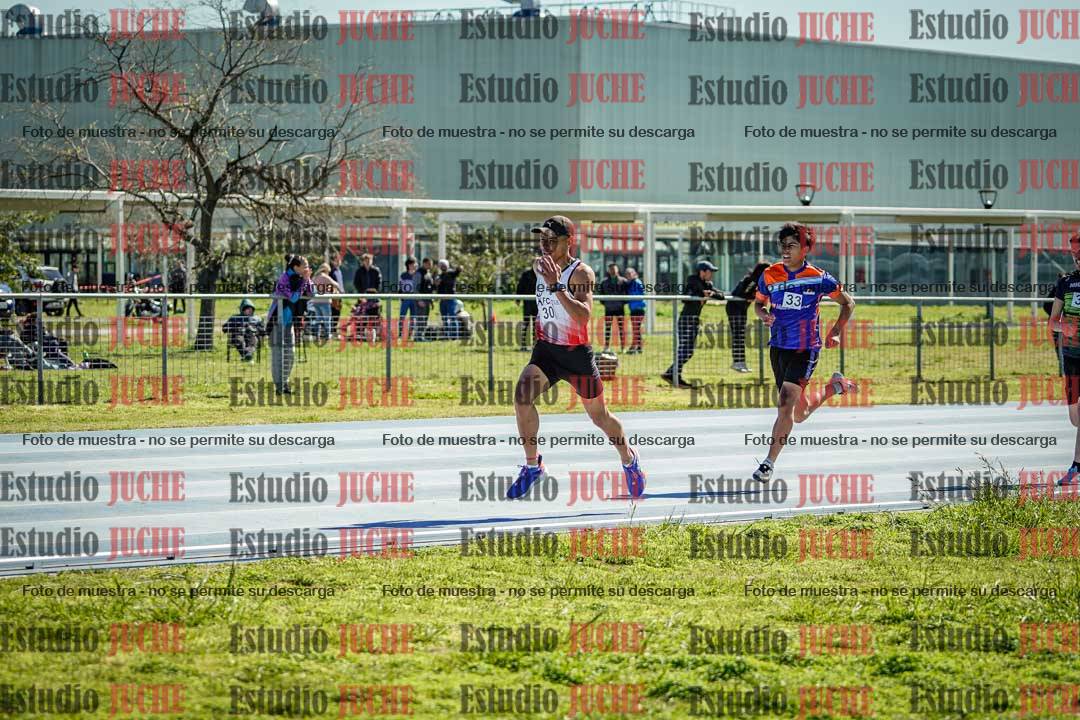 Fotos de los 800 m llanos de varones