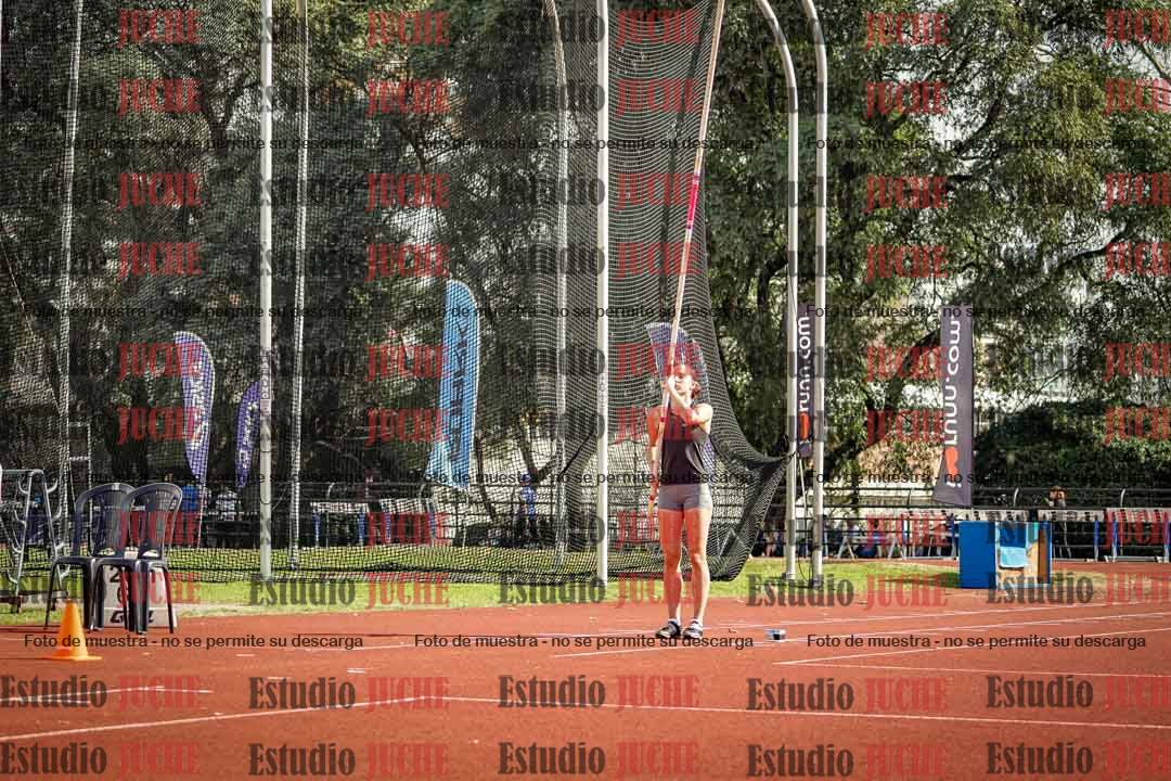 Fotos del salto con garrocha de mujeres