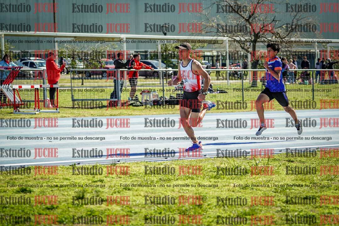 Fotos de los 800 m llanos de varones