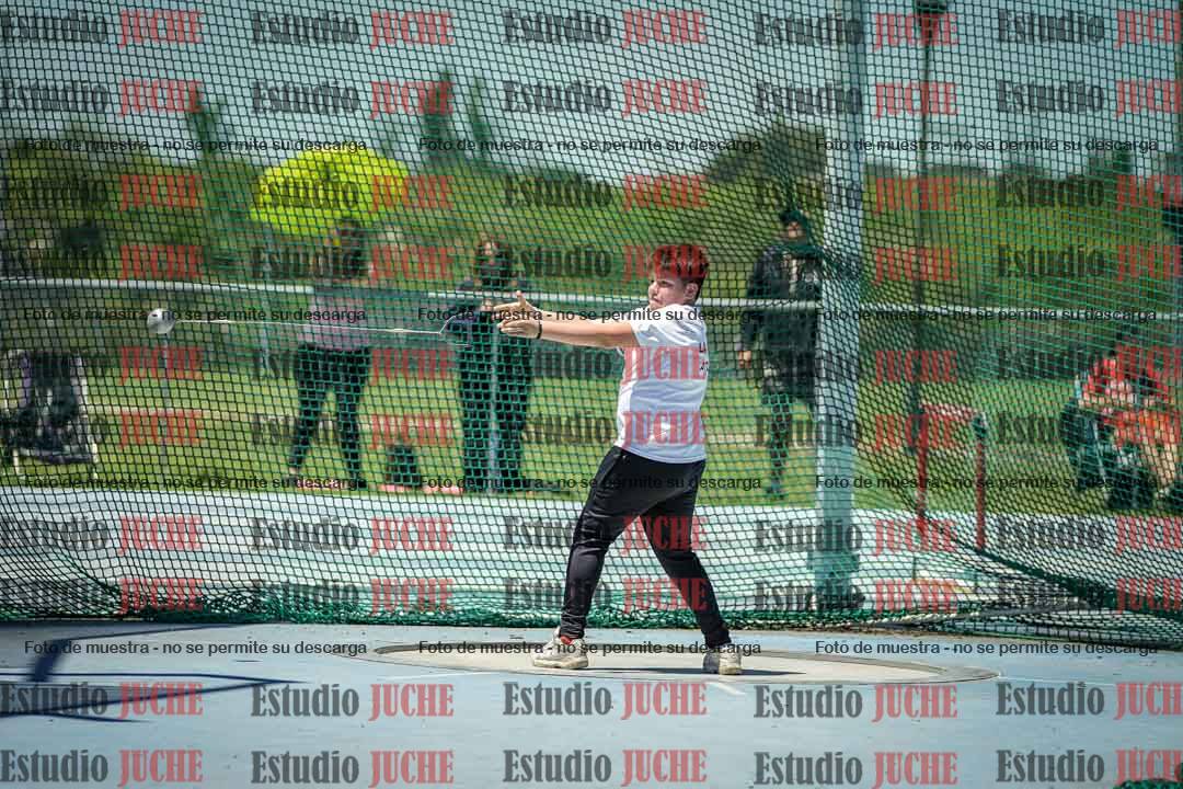 Fotos del lanzamiento del martillo de mujeres y varones - U14