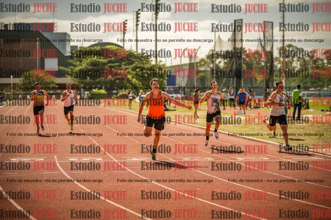 Fotos de los 400 m llanos de varones