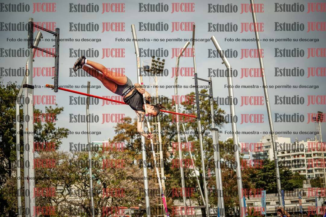 Fotos del salto con garrocha de mujeres