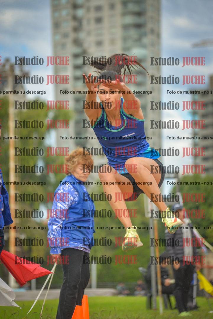 Fotos del salto en largo - mujeres mayores